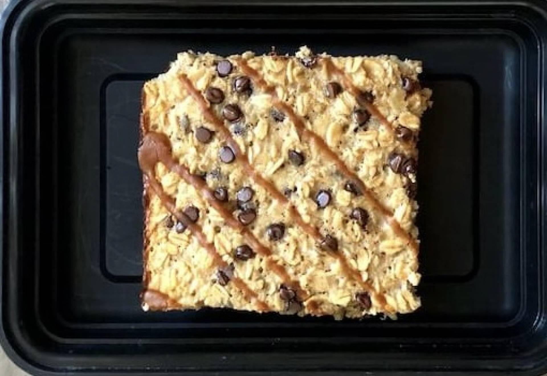 Peanut Butter Chocolate Chip Baked Protein Oats