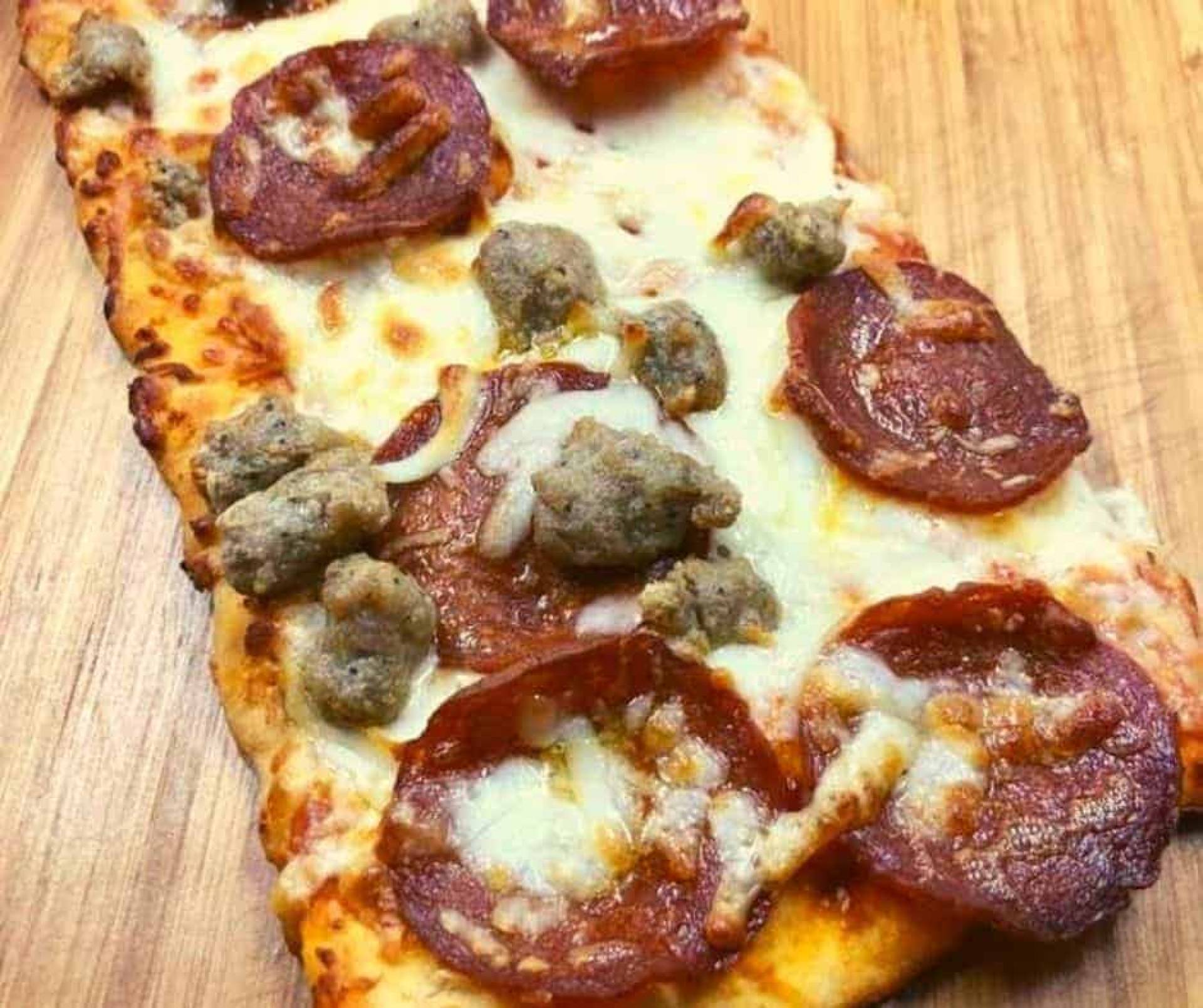 Pepperoni and Sausage Flatbread Pizza (Turkey)